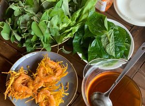 Hình của món Bánh tôm hồ tây.