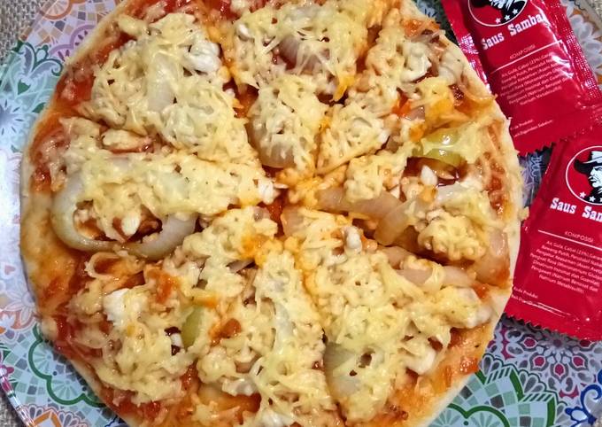 Resep 115 Pizza Teflon Ayam Keju Oleh Ummu Ayumi   Cookpad