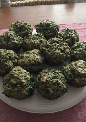 Una foto de Muffins de espinaca y queso