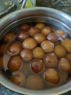 A picture of Instant Gulab Jamun.