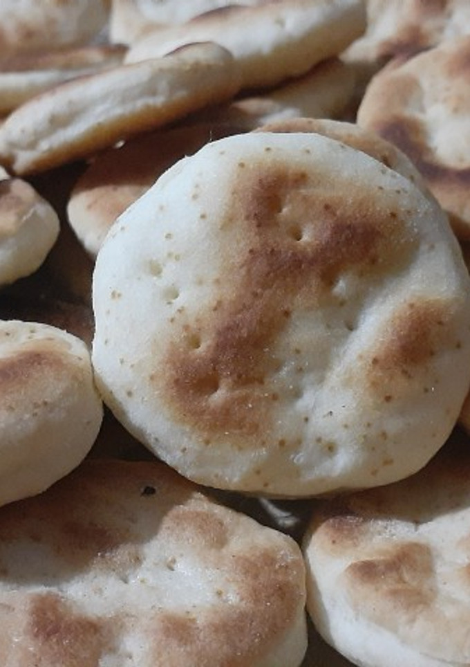 Una foto de Bizcochitos súper fáciles🤭 ¡sin horno! PARA EL MATEE❤