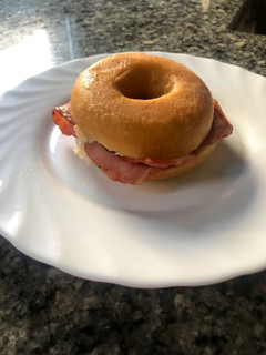 Una foto de Donuts con bacon