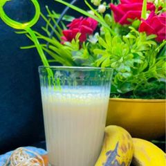 A picture of Banana smoothie.