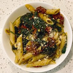 A picture of Sun-Dried Tomato Spinach Pasta.