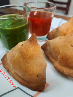 बेक्ड समोसा (baked samosa recipe in Hindi) रेसिपी मुख्य फोटो