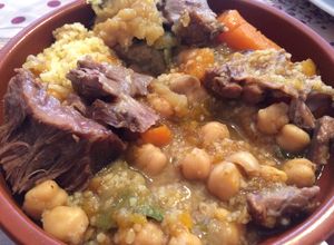 Una foto de Cous cous marroqui mixto