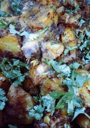 A picture of Aachari aloo.