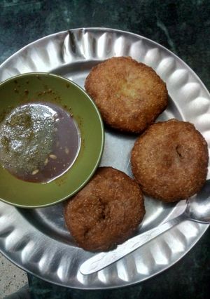A picture of Aloo tikki.