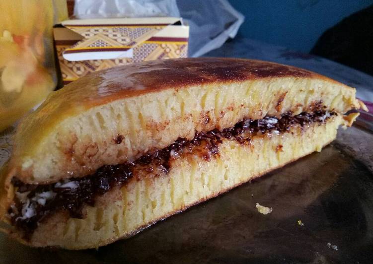 Martabak Manis Legit