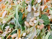 A picture of nộm sứa xoài xanh