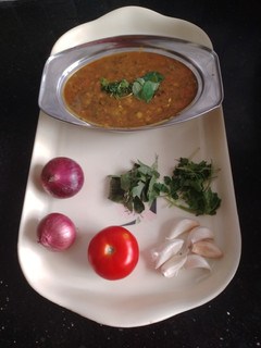 *முடக்கத்தான் கீரை சாம்பார்*(mudakathan keerai sambar recipe in tamil) செய்முறை முக்கிய புகைப்படம்