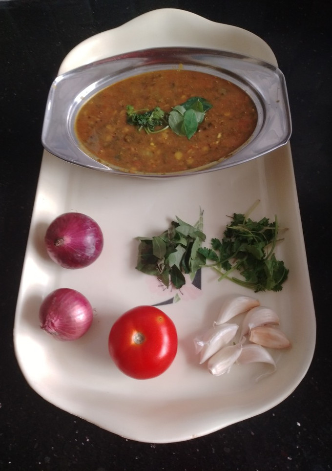 *முடக்கத்தான் கீரை சாம்பார்*(mudakathan keerai sambar recipe in tamil) செய்முறை முக்கிய புகைப்படம்