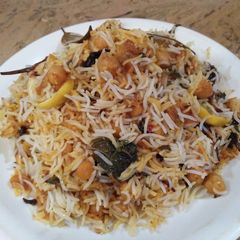 A picture of Chana teh wali biryani.