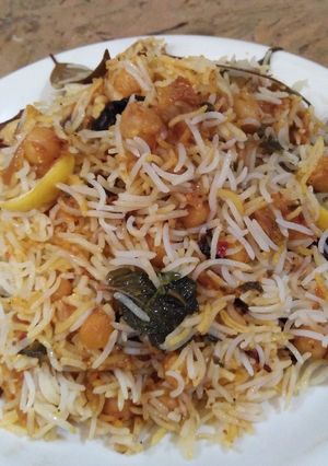 A picture of Chana teh wali biryani.
