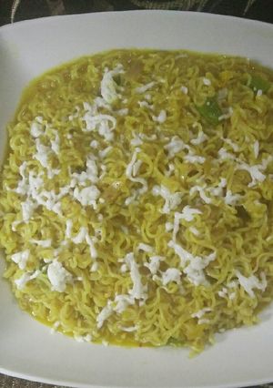 A picture of Cheesy Maggie noodles.