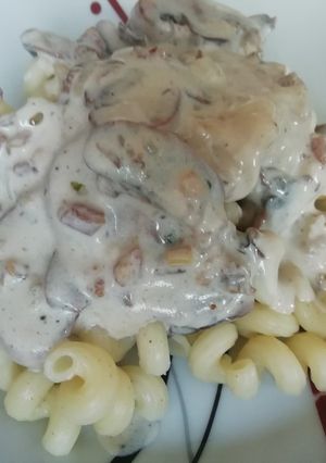Tejszínes baconos gombás recept fotója