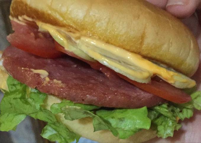 Wajib coba! Resep gampang bikin 1. Burger ala abang abang dijamin nagih banget