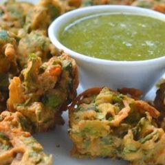 A picture of Palak pakode.