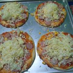A picture of Pizza ala Rumahan.