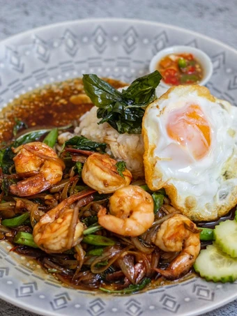 Easy Way Make Recipe Spicy Thai Basil Prawns (Pad Krapow Guung) that is So Delicious, Delicious}