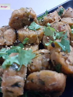 A picture of Methi muthiya.