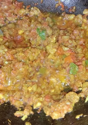 A picture of Onion tomato Masala.