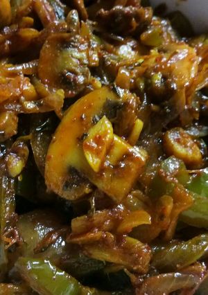 A picture of Mushroom masala.