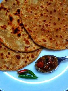 আলুর পরোটা (Aloor parota recipe in bengali) রেসিপির প্রধান ছবি