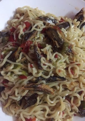A picture of Dry fish noodles.