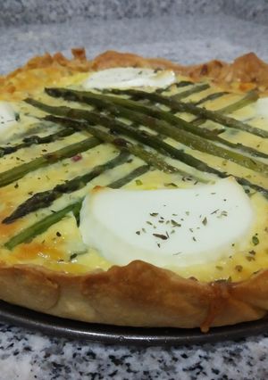 Una foto de Quiche de espárragos trigueros y tacos de jamón con queso fresco