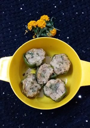 भरवां शिमला मिर्च (Bharva shimla mirch recipe in Hindi) रेसिपी मुख्य फोटो