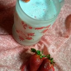 A picture of Strawberry smoothie.