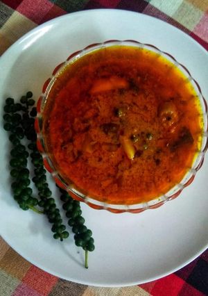 பச்சை மிளகு குழம்பு(pepper graavy recipe in tamil) செய்முறை முக்கிய புகைப்படம்