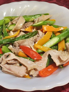 蘆筍甜椒炒豬肚 的食譜成品照片