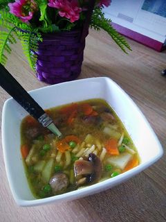 Otthoni,, vadász" leves 😀🍲 recept fotója