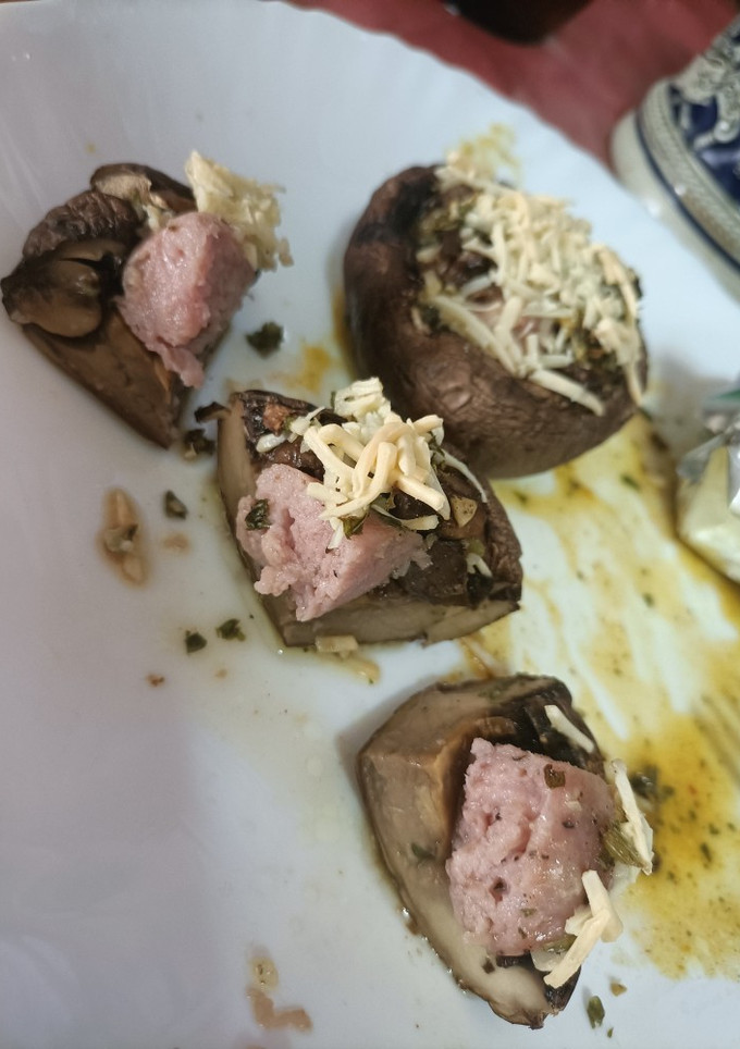 Una foto de Setas rellenas de longaniza