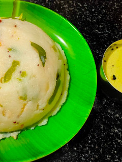 வெள்ளை ரவை உப்புமா செய்முறை முக்கிய புகைப்படம்