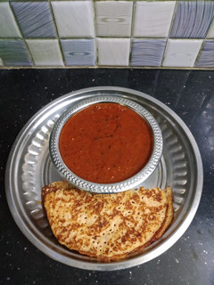 * டேஸ்டி ரோடு கடை தக்காளி சட்னி *(roadside tomato chutney recipe in tamil) செய்முறை முக்கிய புகைப்படம்