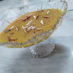 A picture of 3 spice sooji ka halwa.