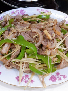 Hình của món Thịt dê xào sả ớt.