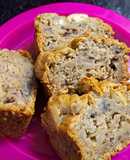 Budín húmedo sin huevos con frutas de estación