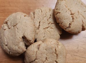 Una foto de Galletas de avena, mantequilla de maní y limón
