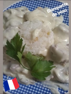 Una foto de Blanquette de veau al champiñón (ternera)
