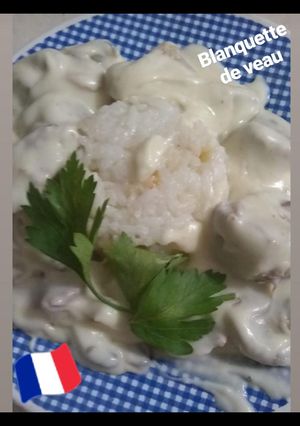 Una foto de Blanquette de veau al champiñón (ternera)