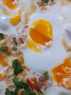 Foto de Feijão com Tomate e Ovo Escalfado