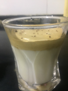 डालगोना कॉफ़ी (dalgona coffee recipe in Hindi) रेसिपी मुख्य फोटो