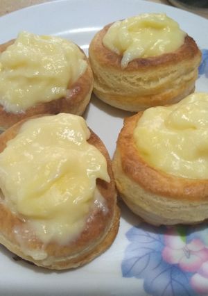 Una foto de Vol-au-vents de crema pastelera!