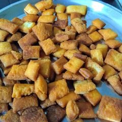 A picture of Sweet shakarpara.