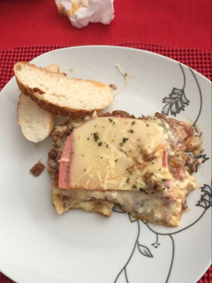 Una foto de Lasaña de carne y calabresa