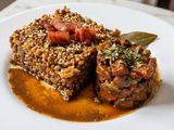 Ensalada Templada de Lentejas y Arroz con Tartar de Atún Marinado al Estilo Ponzu